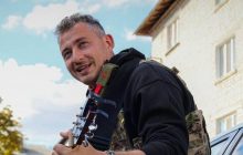 Коля Серга похвастался фото с Валерием Залужным: "Посмотрите на мое лицо"