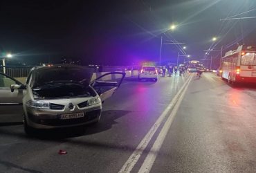 В Луцке из-за гололеда произошло масштабное ДТП со сразу 10 автомобилями (фото)