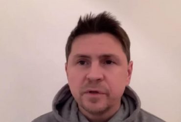 Подоляк озвучил 3 причины масштабного обстрела Киева 2 января (видео)