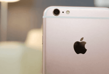 Apple платит компенсации владельцам старых iPhone: в чем дело