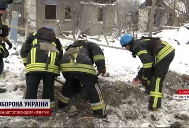 Ракета прилетіла просто в будинок: собаки допомагають знайти фрагменти загиблих