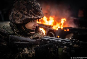 Молодые украинцы должны вернуться и воевать: польский депутат высказался о мобилизации