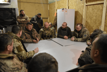 Умеров и Залужный посетили позиции ВСУ возле Купянска (фото)