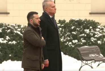 Зеленський з неанонсованим візитом прибув до Литви: про що говоритиме (відео)