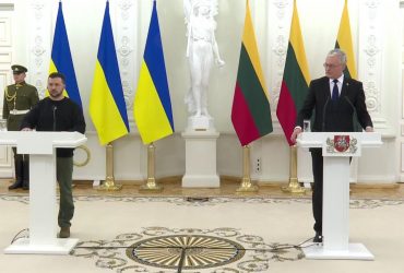 Президент Литви: в лютому Україна отримає бронетранспортери М577