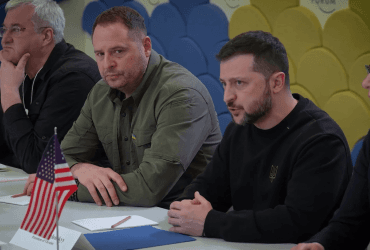 Протиповітряна оборона та далекобійні спроможності: Зеленський поговорив з Блінкеном у Давосі (відео)