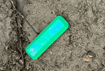 Служит вечно: ученые изобрели источник энергии, работающий от грязи