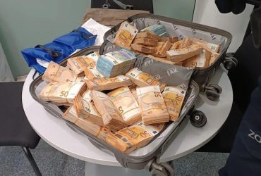 В Германии задержали украинского пенсионера с чемоданом денег (фото)