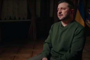 Зеленский предложил передать Украине соцпомощь, которую беженцы получают за рубежом