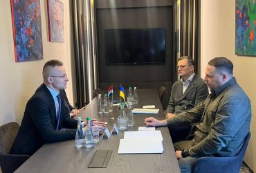 Глава МИД Венгрии прибыл в Украину: появились первые подробности визита (видео, фото)