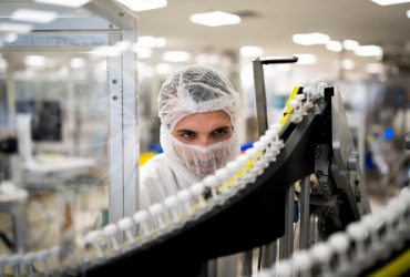 Санофі передала МОЗ України близько 12 тисяч доз вакцини проти грипу для захисту вразливих груп населення