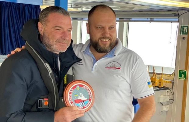 Зірка "Крика" відвідав український криголам "Ноосфера" та залишив "повідомлення" Путіну