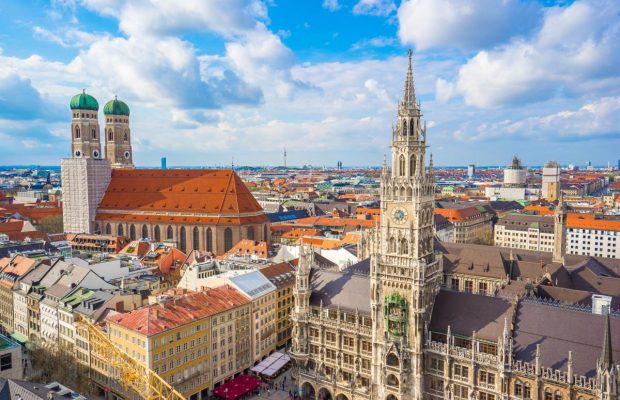 Названо 15 страв та напоїв, які обовʼязково варто скуштувати у Німеччині