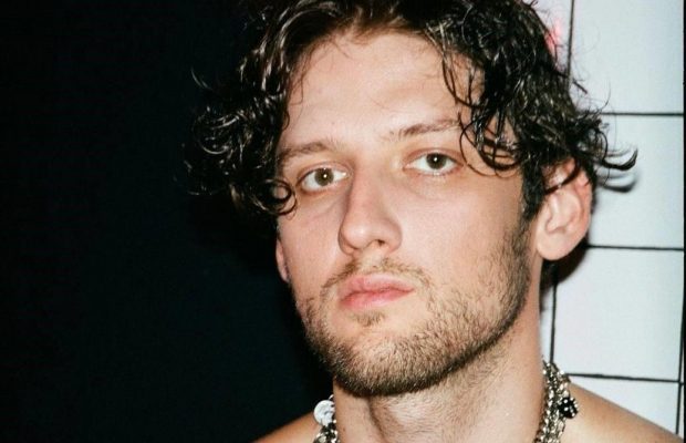 "О, Боже! Чому?": Філ Коляденко розповів, чому йому було соромно за відомих батьків