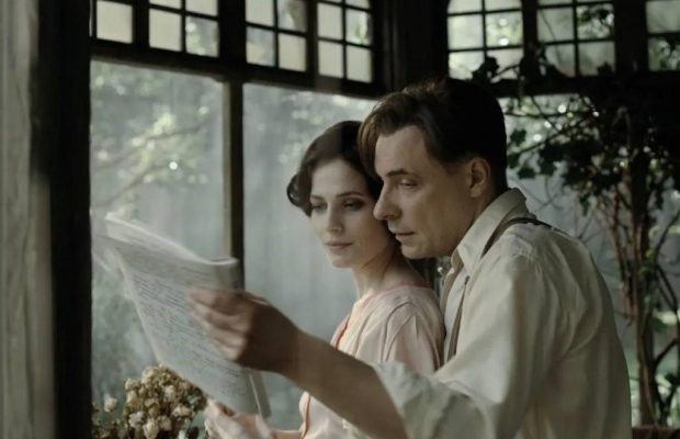 "Надо разобраться": россияне хотят подать в суд на проукраинского режиссера кино "Мастер и Маргарита"