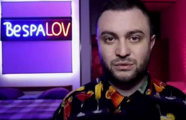 Ванильная любовь: блогер назвал украинских певиц, которые целовались друг с другом