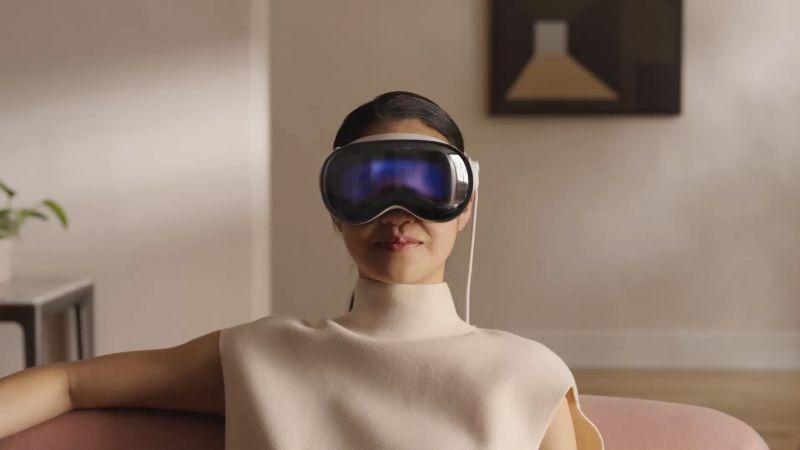 Apple Vision Pro поступит в продажу уже 2 февраля по цене 3499 долларов / фото Apple Apple Vision Pro поступит в продажу уже 2 февраля по цене 3499 долларов / фото Apple