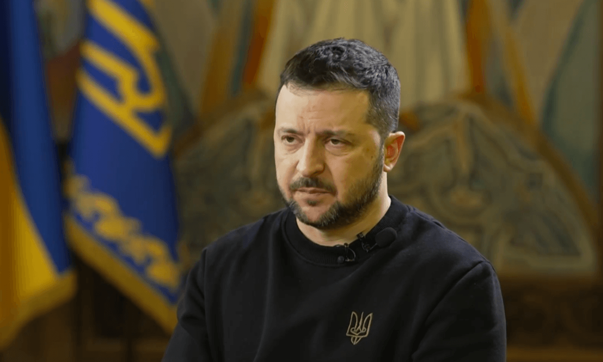 Zelensky began to interfere more and more in military affairs as the war progressed / screenshot