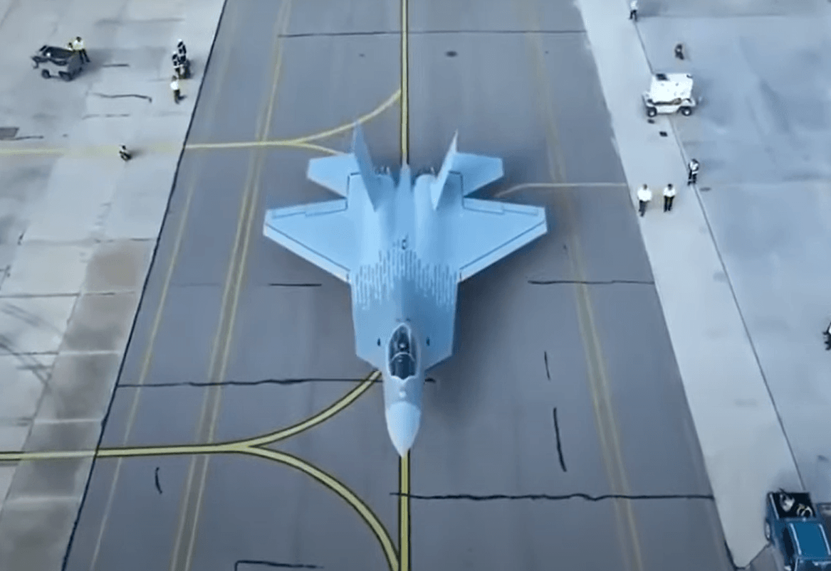 Туреччина відклала серійний старт винищувача KAAN, але готує польоти