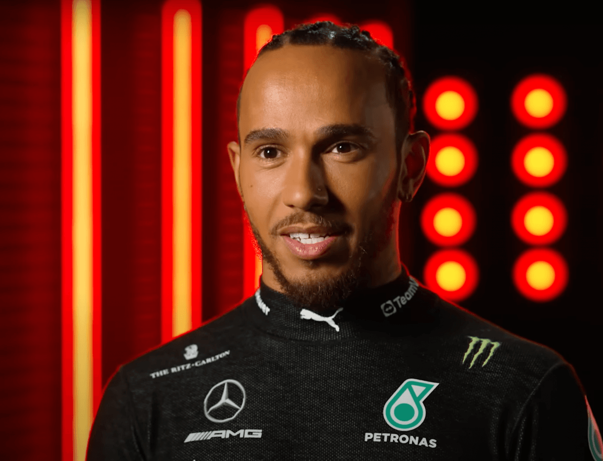 Lewis Hamilton will leave Mercedes and join Ferrari / Formula 1 photo (YouTube), screenshot