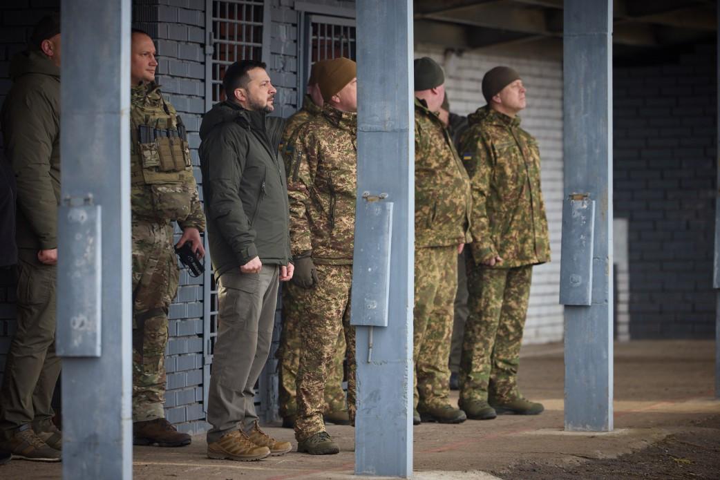 Президент ознайомився з тренуваннями мобільних вогневих груп / ОП Президент ознайомився з тренуваннями мобільних вогневих груп / ОП