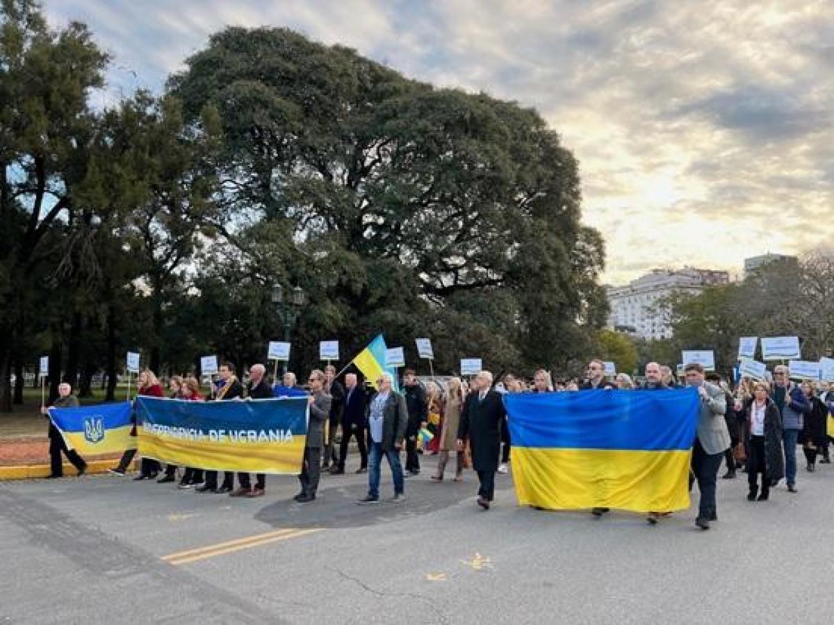 Хода в Аргентині з нагоди 32-ї річниці Незалежності України / фото Посольство України у Аргентині