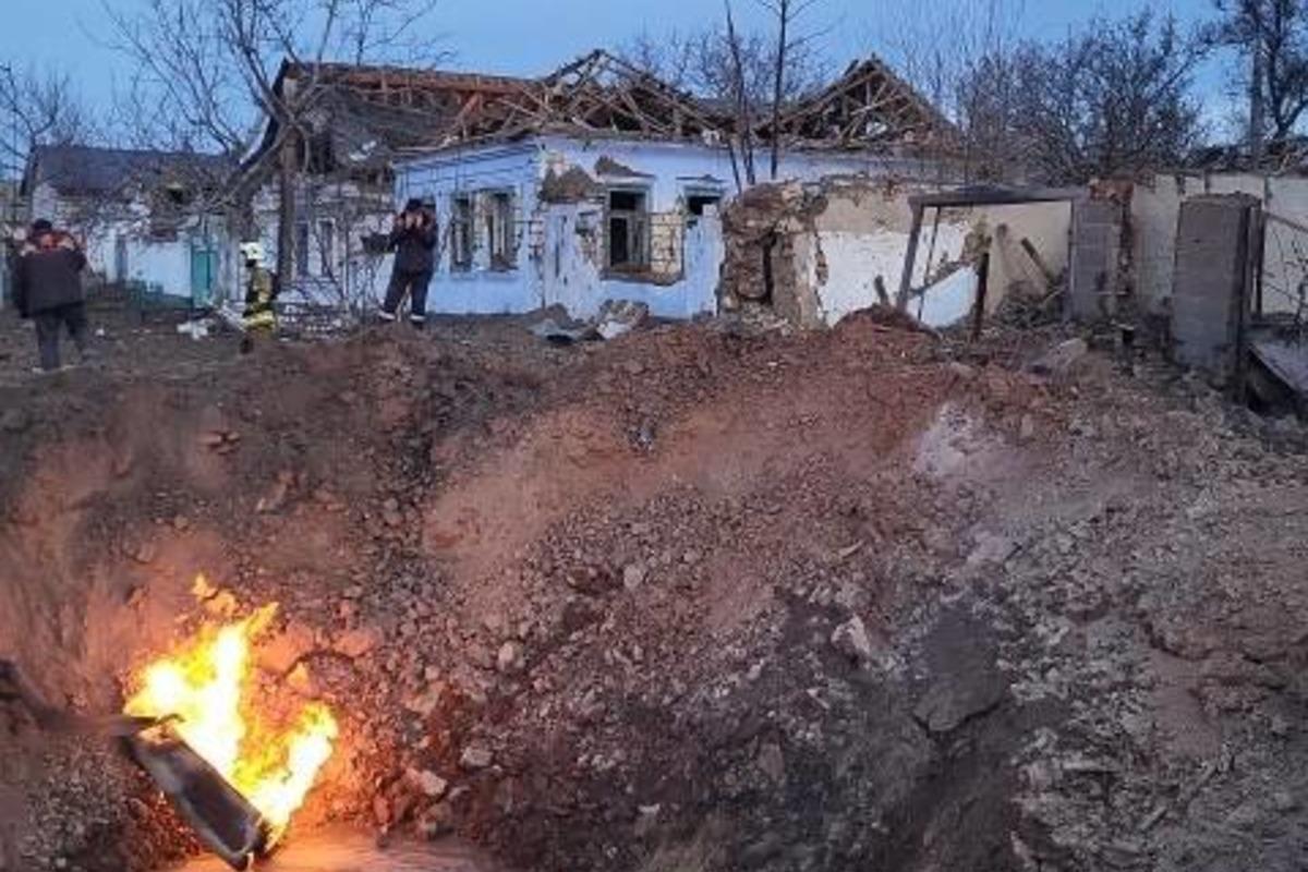 У Миколаєві є ракетні влучання, дах знесло 20 будинкам / фото мер Миколаєва Сєнкевич У Миколаєві є ракетні влучання, дах знесло 20 будинкам / фото мер Миколаєва Сєнкевич