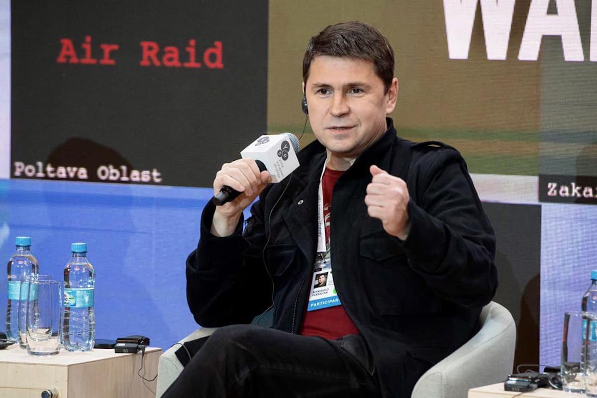 Михаил Подоляк считает разгром РФ на поле боя важным условием для начала переговоров / фото facebook.com/mpodolyak2 Михаил Подоляк считает разгром РФ на поле боя важным условием для начала переговоров / фото facebook.com/mpodolyak2