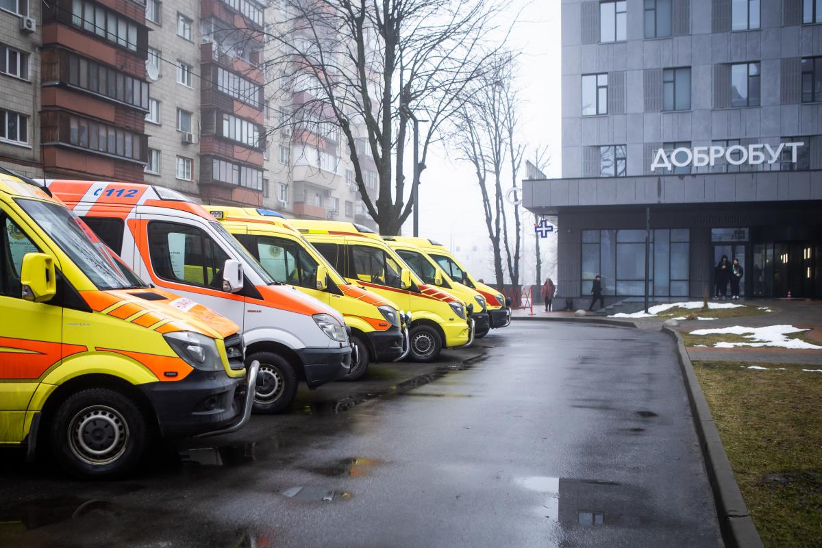 Фінляндія передала Dobrobut Foundation сучасні автівки швидкої допомоги для порятунку життів українців Фінляндія передала Dobrobut Foundation сучасні автівки швидкої допомоги для порятунку життів українців