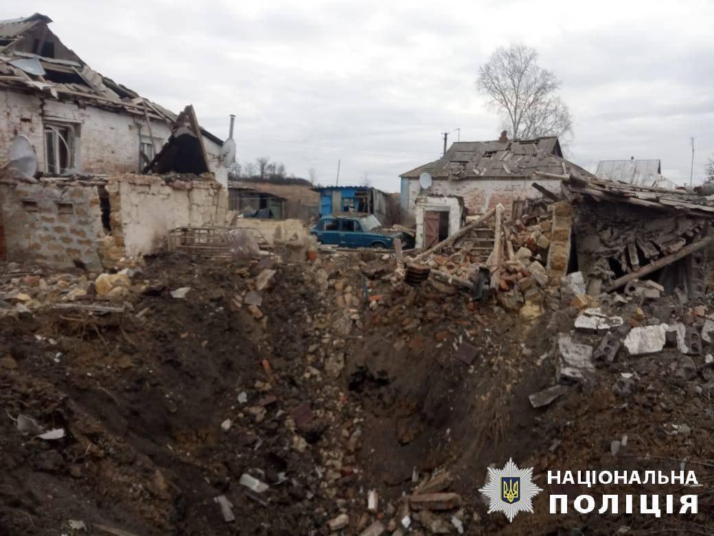 Росіяни обстріляли село на Харківщині / фото ГУНП Росіяни обстріляли село на Харківщині / фото ГУНП