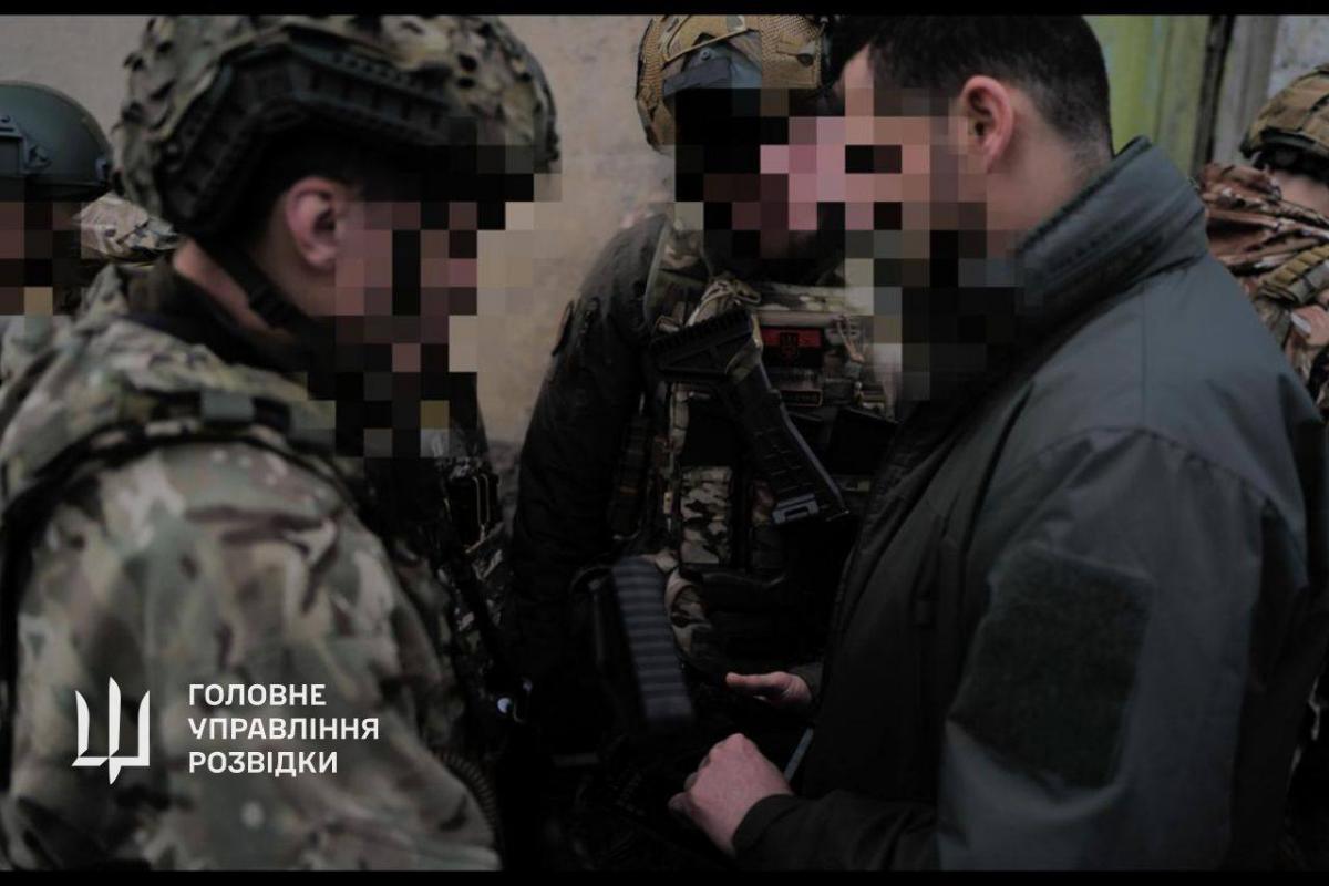 Стало известно, кто обеспечивал эвакуационный коридор из Авдеевки / фото ГУР Стало известно, кто обеспечивал эвакуационный коридор из Авдеевки / фото ГУР