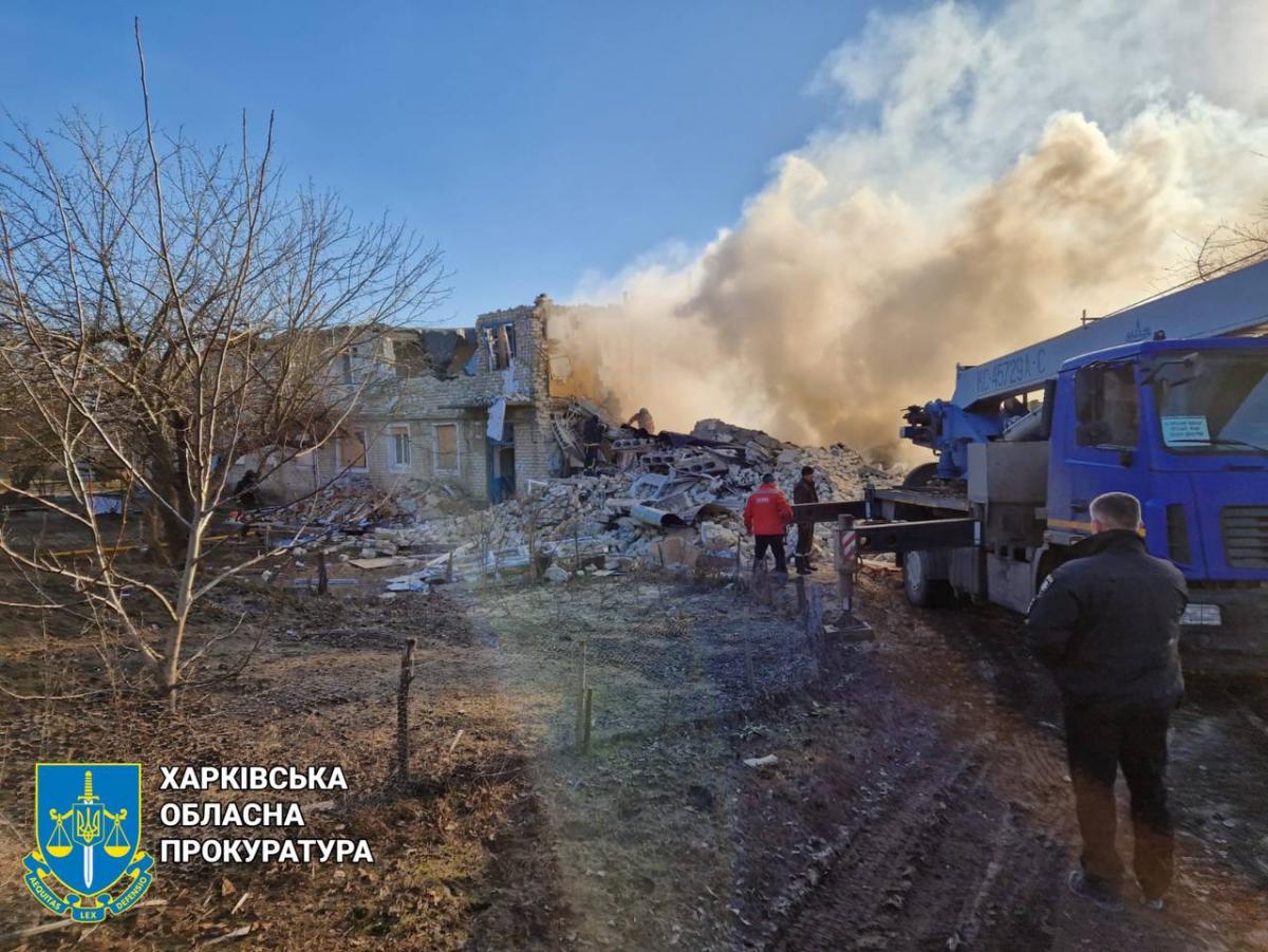 Россияне сбросили бомбы на Купянск / фото прокуратура Россияне сбросили бомбы на Купянск / фото прокуратура