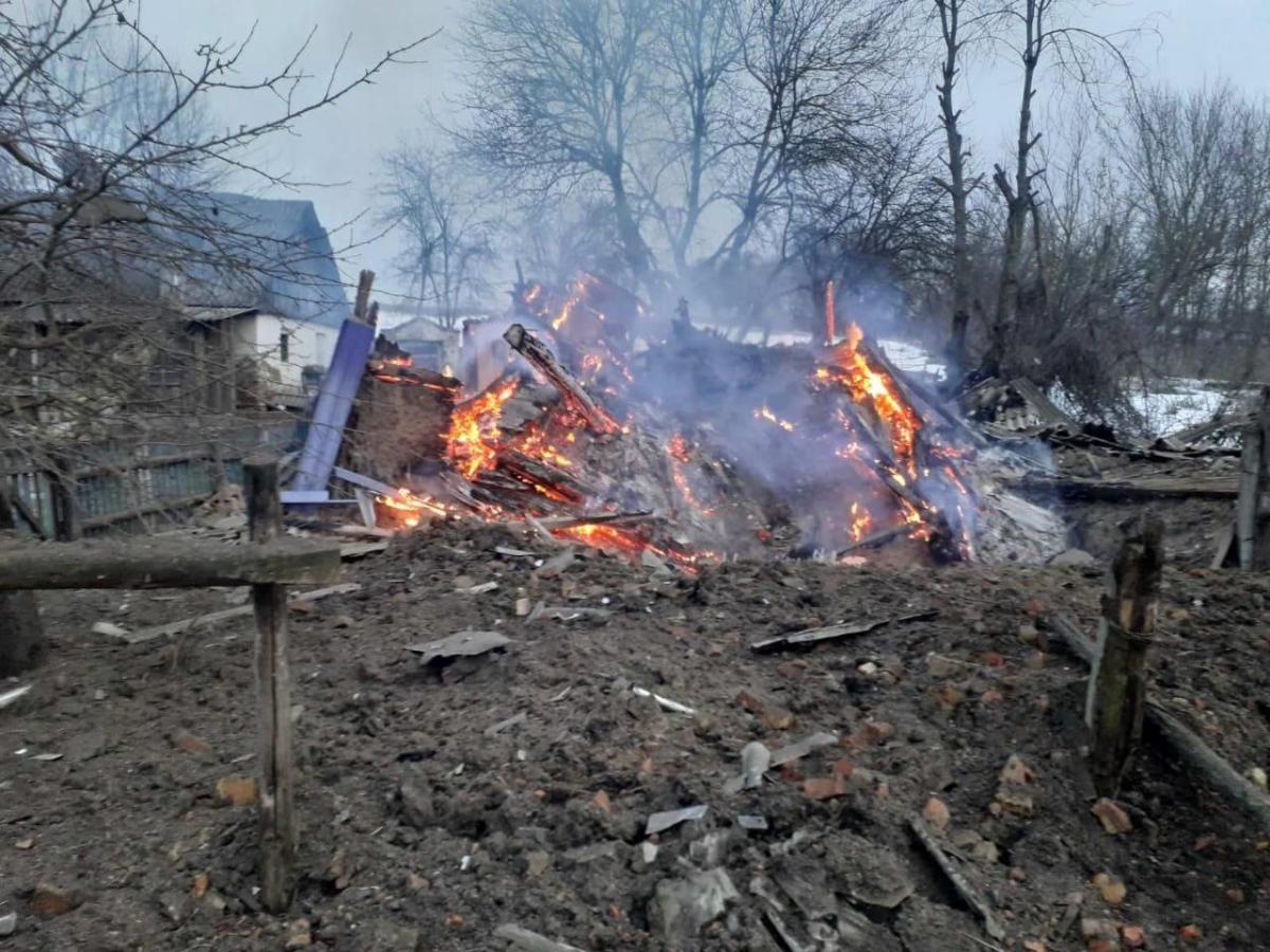 Внаслідок влучання будинок зруйновано вщент / фото Сумської ОВА Внаслідок влучання будинок зруйновано вщент / фото Сумської ОВА