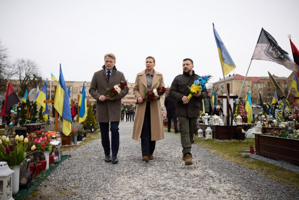 Прем'єрка Данії на Марсовому полі / фото ОП Прем'єрка Данії на Марсовому полі / фото ОП