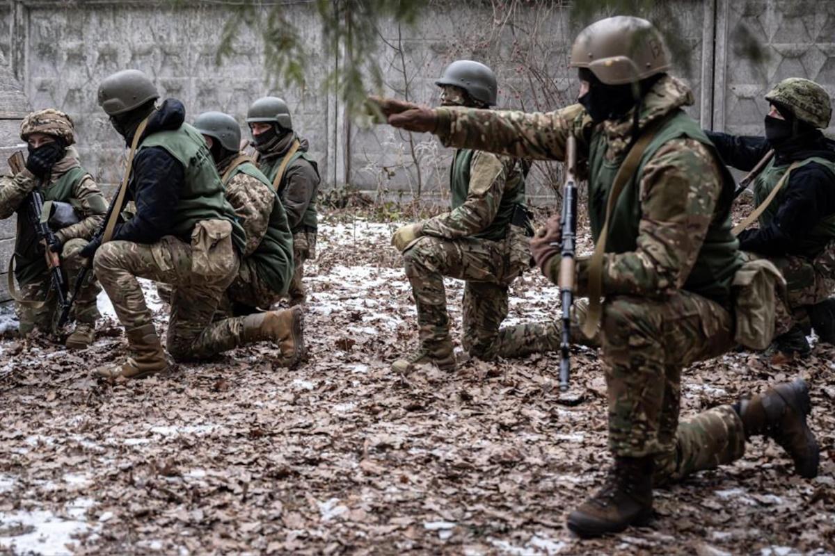 Росіяни інколи перевдягаються в українську форму, аби безперешкодно перейти лінію фронту / фото facebook.com/ab3.army Росіяни інколи перевдягаються в українську форму, аби безперешкодно перейти лінію фронту / фото facebook.com/ab3.army