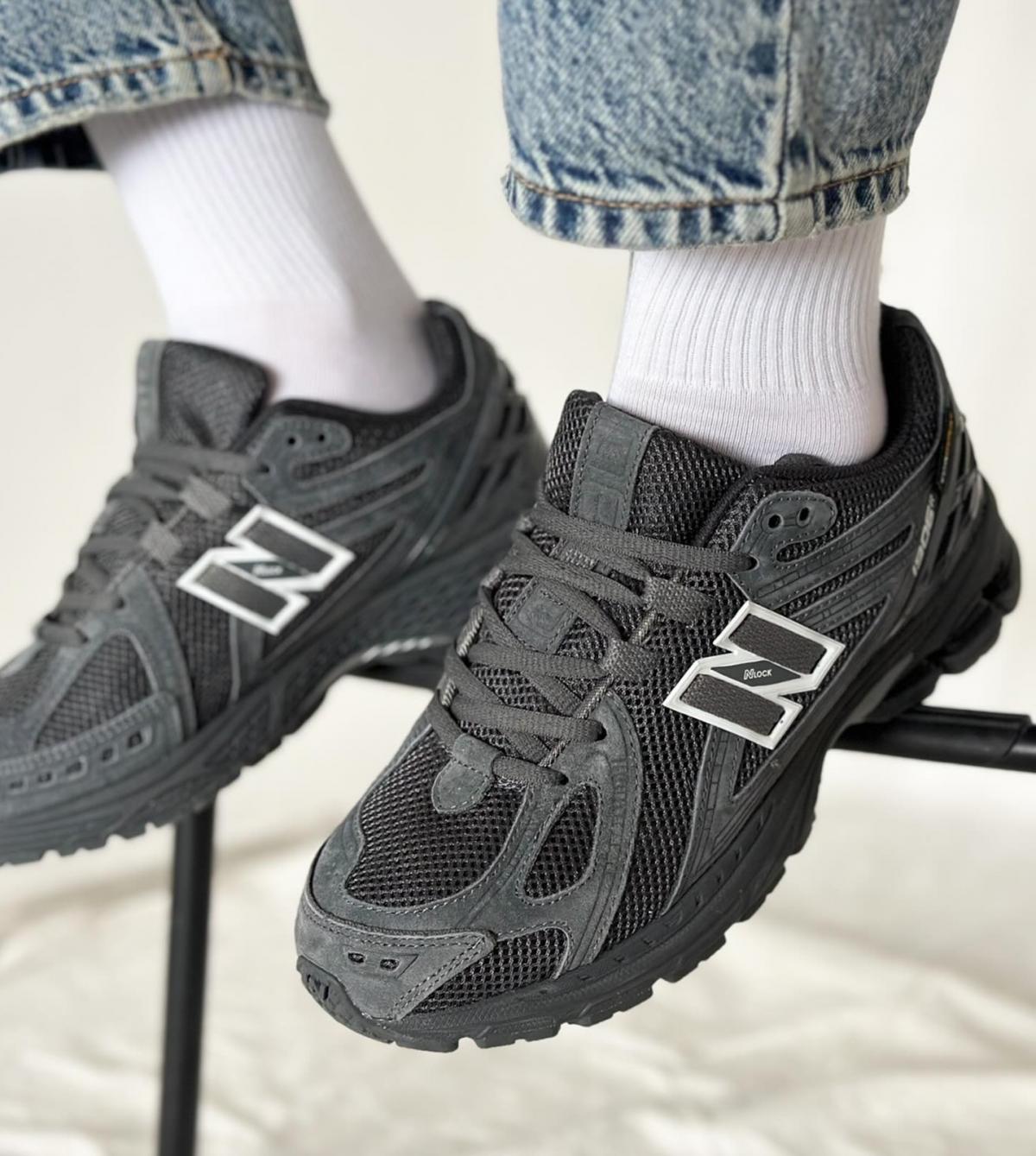 Кросівки в сітку майже не відчуваються на ніжці / Скріншот Instagram