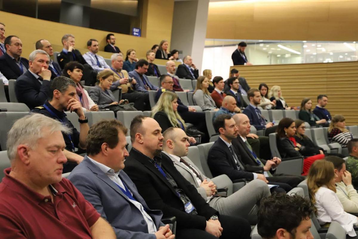 Війна ближче, ніж вам здається: Алан Бадоєв представив документальну стрічку 'Довга Доба' в штаб квартирі НАТО Війна ближче, ніж вам здається: Алан Бадоєв представив документальну стрічку 'Довга Доба' в штаб квартирі НАТО