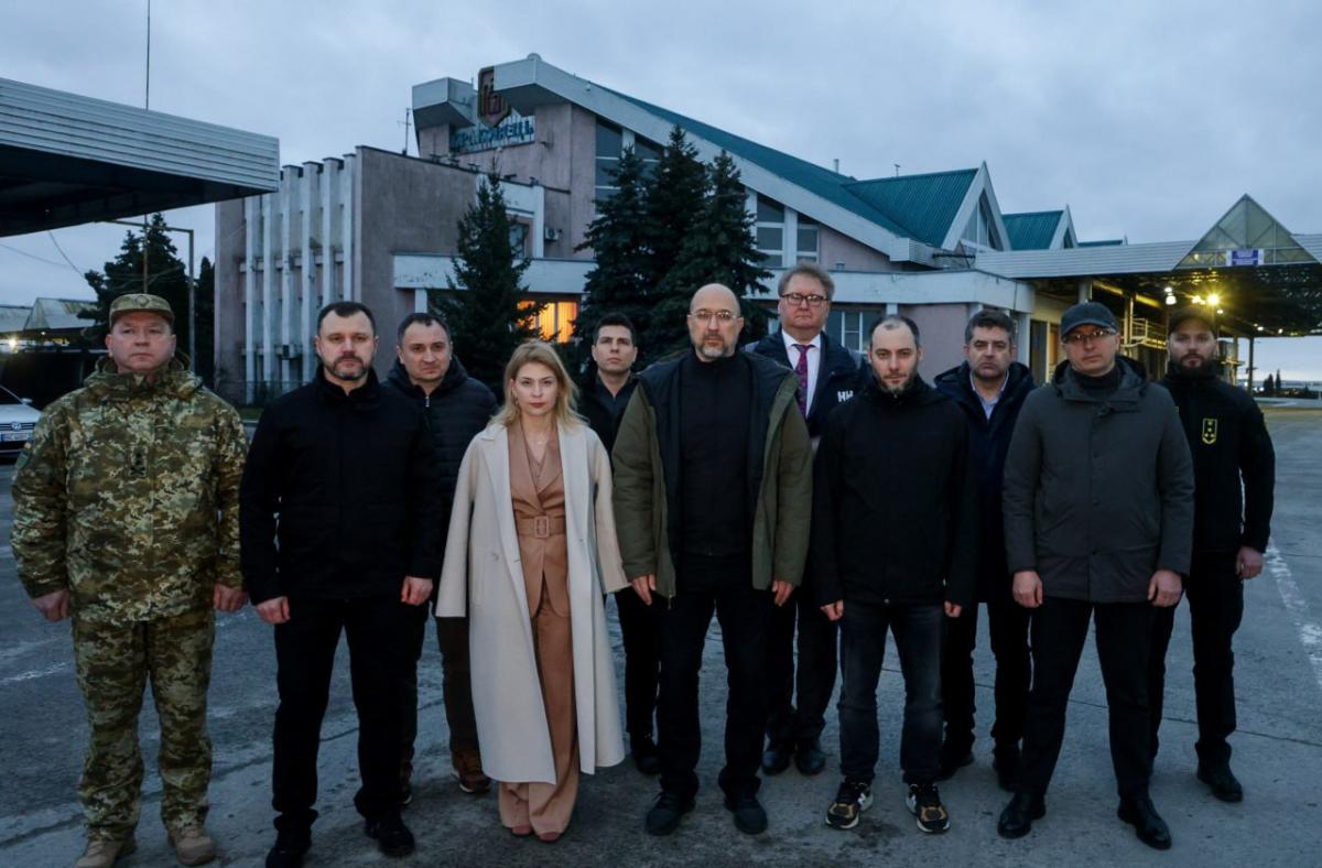 Представники Польщі не з'явилися на зустріч з українською делегацією / фото Telegram / Денис Шмигаль Представники Польщі не з'явилися на зустріч з українською делегацією / фото Telegram / Денис Шмигаль
