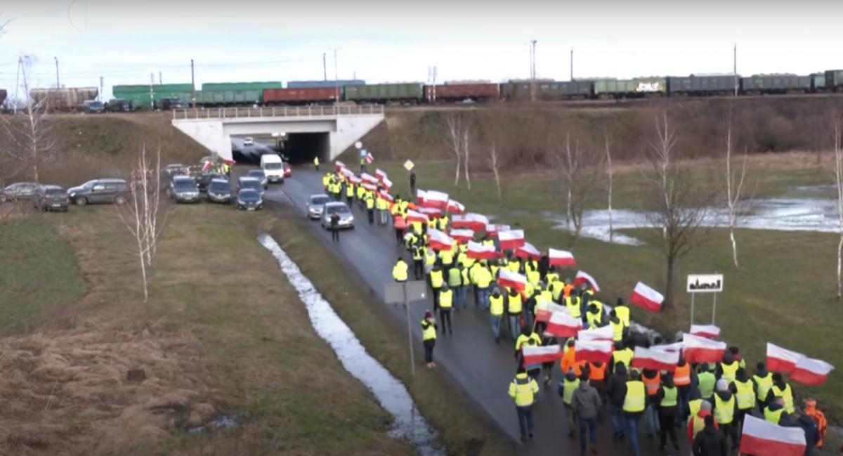 Польские фермеры анонсировали акцию протеста на границе с Литвой / скриншот Польские фермеры анонсировали акцию протеста на границе с Литвой / скриншот
