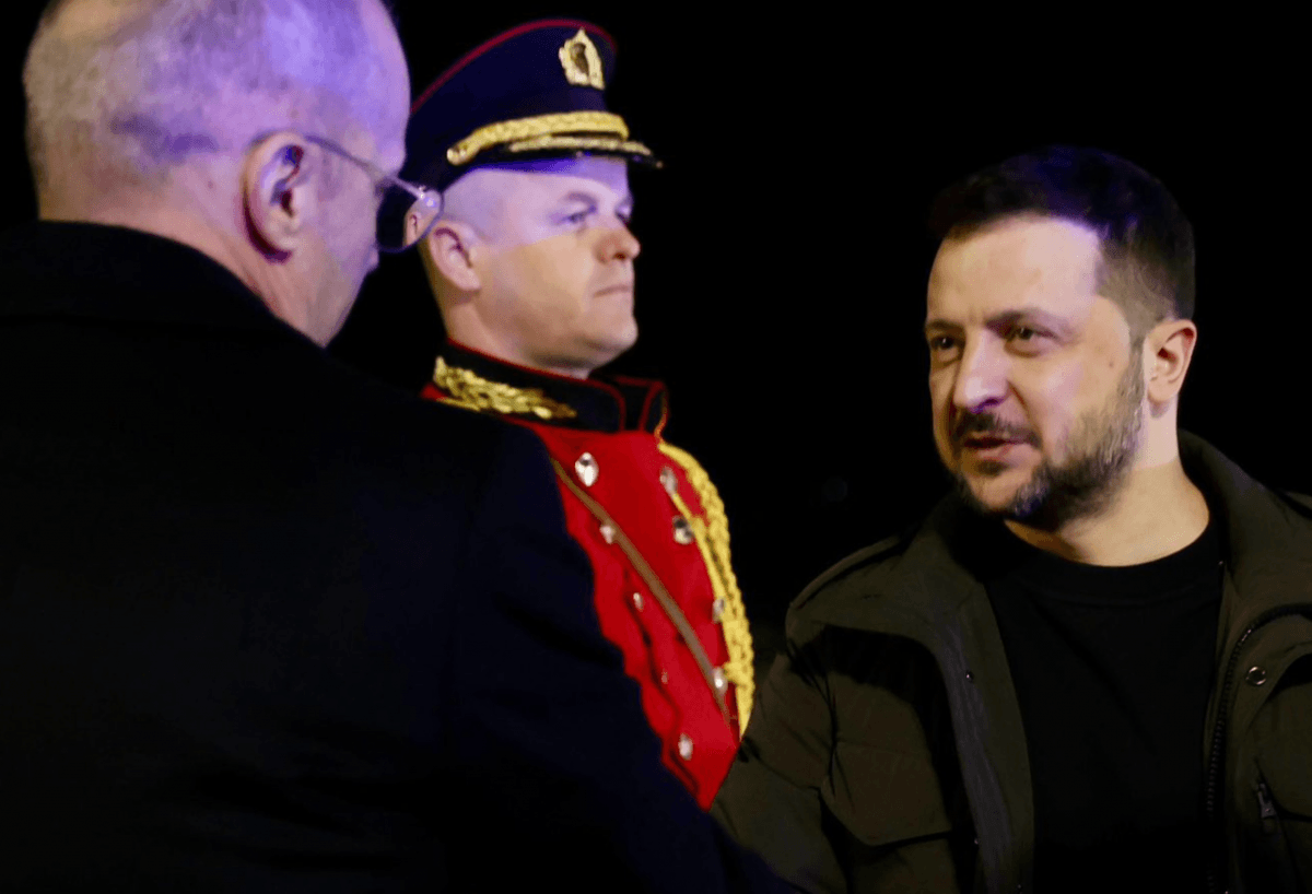 Зеленский впервые за два года полномасштабной войны прилетел в Албанию / фото twitter/Igli Hasani Зеленский впервые за два года полномасштабной войны прилетел в Албанию / фото twitter/Igli Hasani