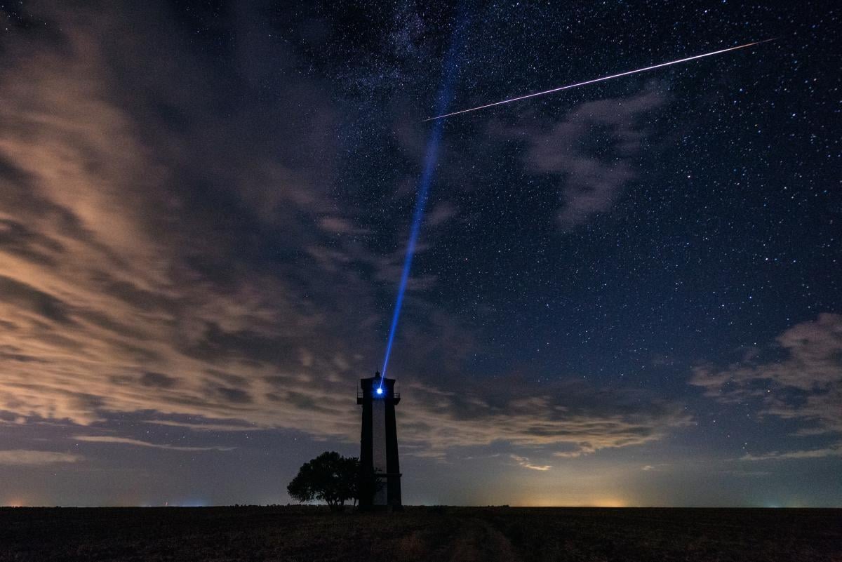 Интернет Маска Starlink теперь работает на обычных смартфонах / фото ua.depositphotos.com Интернет Маска Starlink теперь работает на обычных смартфонах / фото ua.depositphotos.com