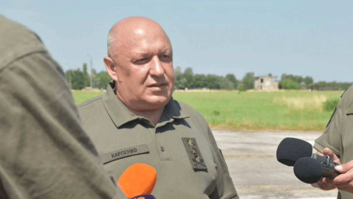 Новим командувачем Сил логістики став Володимир Карпенко / фото АрміяInform Новим командувачем Сил логістики став Володимир Карпенко / фото АрміяInform