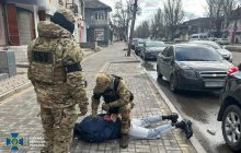 Угрожали убить ребенка: в Запорожье рэкетиры требовали деньги у вдовы воина