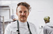 Евгений Клопотенко удивил внешним видом в 21 год: таким вы его не видели (фото)