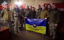 Зеленский побывал на передовых позициях Сил обороны под Купянском (фото, видео)