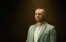 Відомий співак зняв у новому кліпі братів-героїв з ЗСУ, але один з них зник "на нулі"