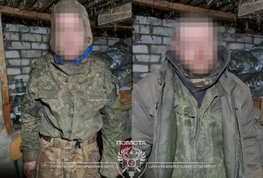 Росіяни пішли на штурм на Донбасі й поплатилися: кого взяли у полон прикордонники (фото)