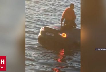 Плавуча сауна врятувала двох автомобілістів, яких у воду завезла Тесла