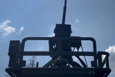 Вперше в історії: український бойовий робот знищив позиції окупантів (відео)