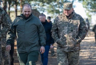 Ухвалено рішення про зміну керівництва ЗСУ, - Умєров